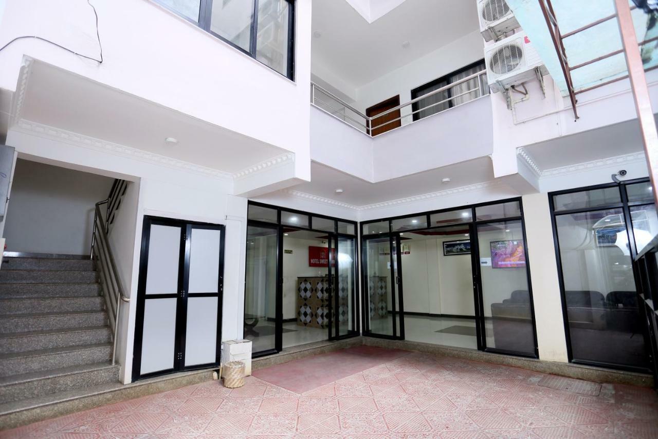 Hotel Sweet Town Kathmandu Bagian luar foto
