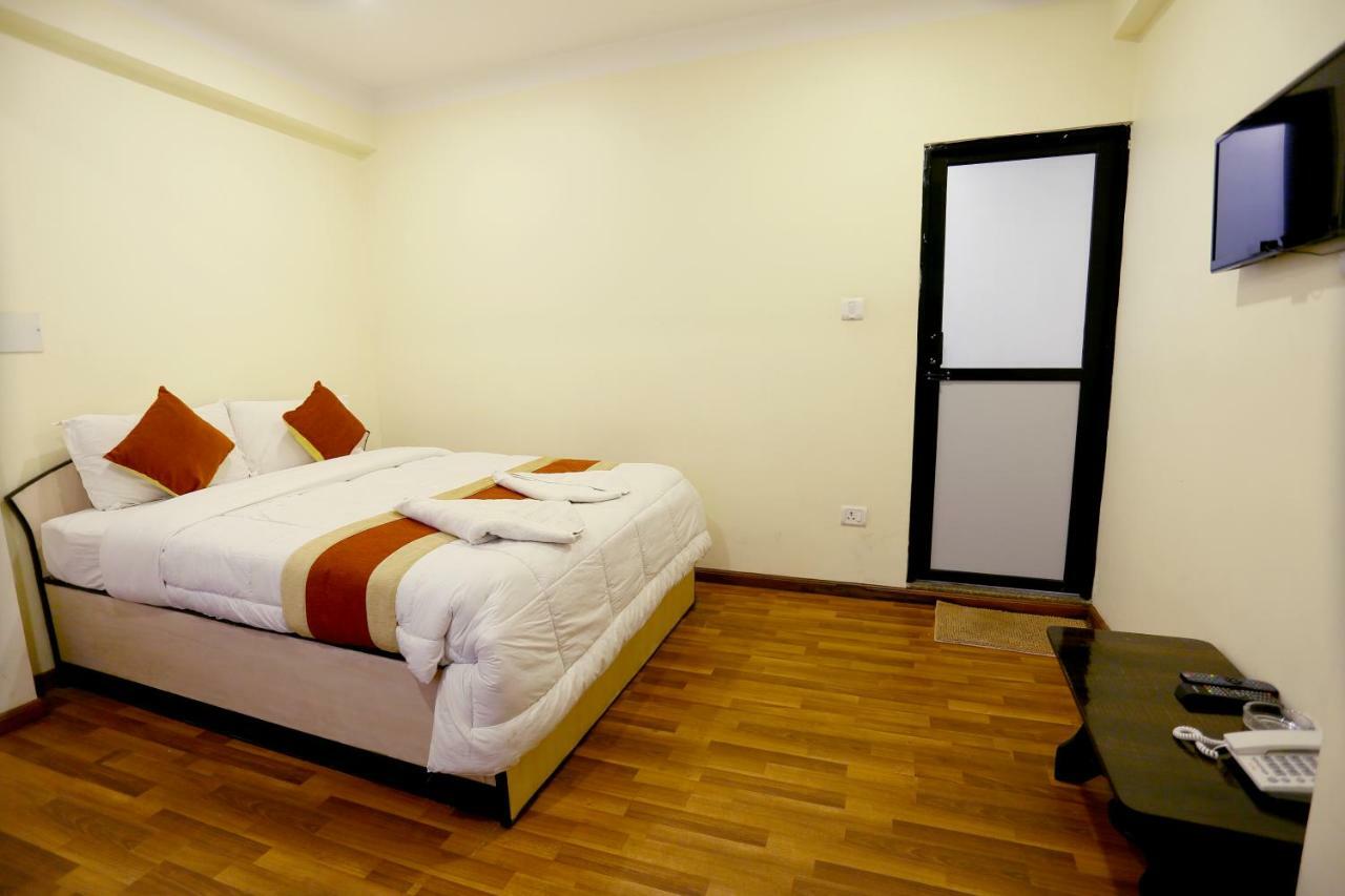 Hotel Sweet Town Kathmandu Bagian luar foto