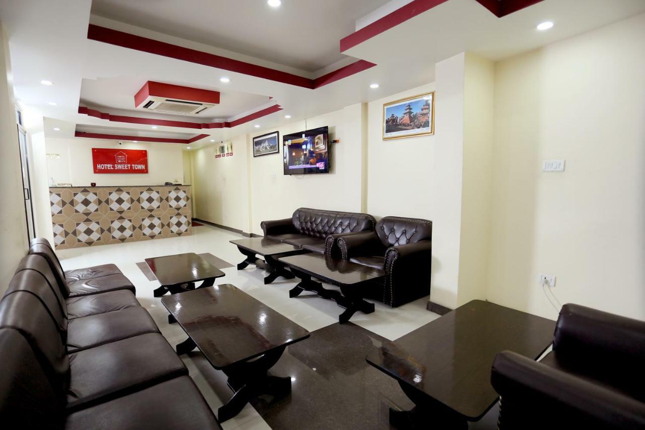 Hotel Sweet Town Kathmandu Bagian luar foto